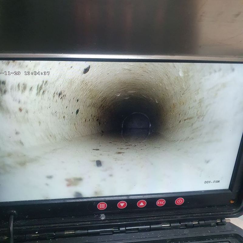 고압 세척 후 통로가 넓게 확보된 싱크대 배관 내시경 화면 (안산 현장)